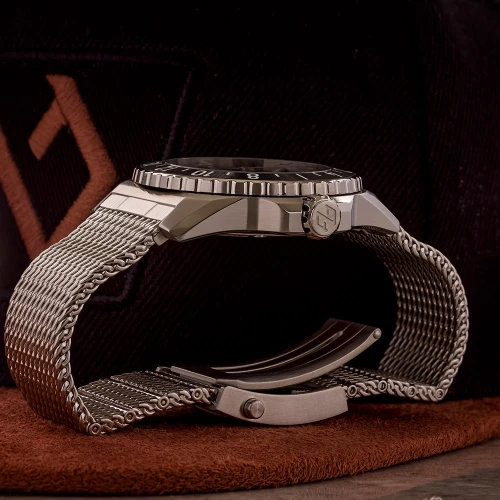 Чоловічий годинник FORMEX REEF AUTOMATIC GMT COSC 42MM 2202.1.5399.111 купити за ціною 123800 грн на сайті - THEWATCH