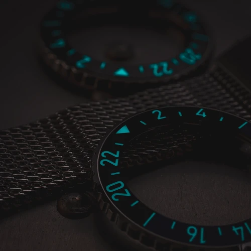 Чоловічий годинник FORMEX REEF AUTOMATIC GMT COSC 42MM 2202.1.5399.111 купити за ціною 123800 грн на сайті - THEWATCH