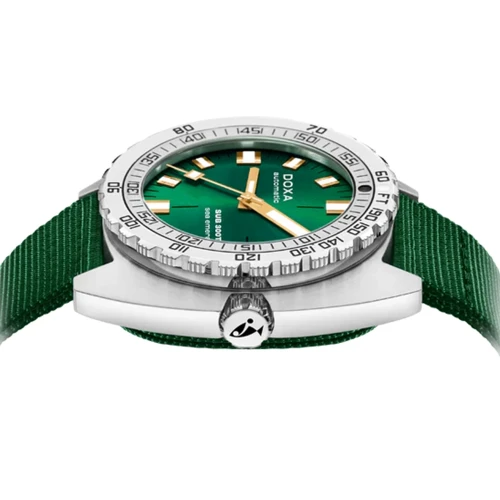 Чоловічий годинник DOXA SUB 300T SEA EMERALD SUNRAY 840.10.131.26-N купити за ціною 82600 грн на сайті - THEWATCH