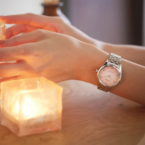 Жіночий годинник CITIZEN ECO-DRIVE EM1140-80X купити за ціною 12950 грн на сайті - THEWATCH