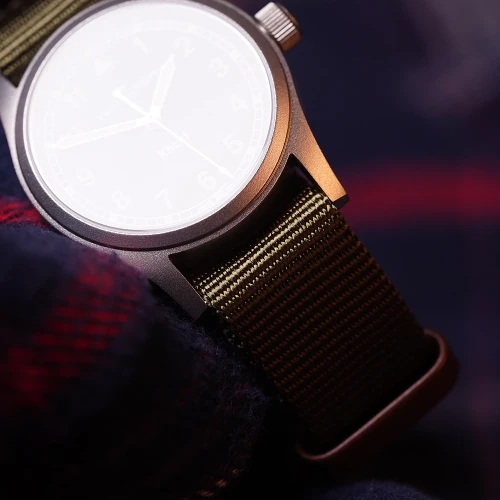 Жіночий годинник HAMILTON KHAKI FIELD QUARTZ 33MM H69301930 купити за ціною 22350 грн на сайті - THEWATCH