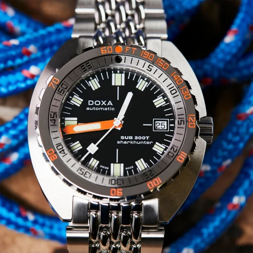 Чоловічий годинник DOXA SUB 200T SHARKHUNTER ICONIC 804.10.101.10 купити за ціною 80500 грн на сайті - THEWATCH