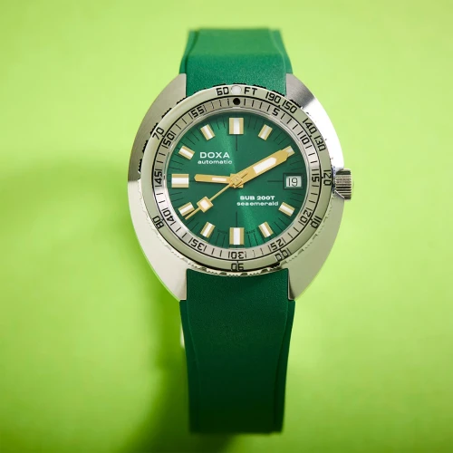 Чоловічий годинник DOXA SUB 200T SEA EMERALD SUNRAY 804.10.131S.26 купити за ціною 78300 грн на сайті - THEWATCH