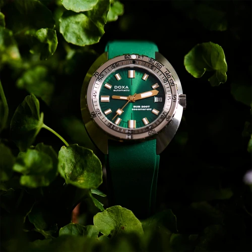 Чоловічий годинник DOXA SUB 200T SEA EMERALD SUNRAY 804.10.131S.26 купити за ціною 78300 грн на сайті - THEWATCH