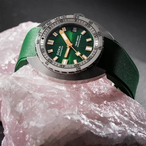 Чоловічий годинник DOXA SUB 200T SEA EMERALD SUNRAY 804.10.131S.26 купити за ціною 78300 грн на сайті - THEWATCH