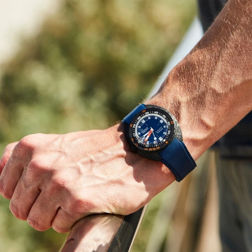 Чоловічий годинник DOXA SUB 300 CARBON CARIBBEAN 822.70.201.32 купити за ціною 210100 грн на сайті - THEWATCH