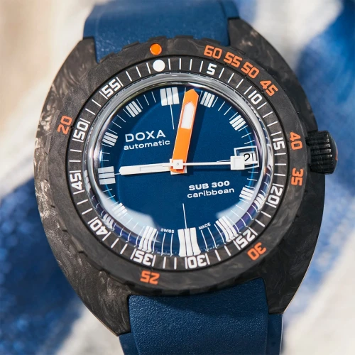 Чоловічий годинник DOXA SUB 300 CARBON CARIBBEAN 822.70.201.32 купити за ціною 210100 грн на сайті - THEWATCH