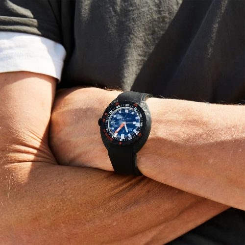 Чоловічий годинник DOXA SUB 300 CARBON CARIBBEAN 822.70.201.32 купити за ціною 210100 грн на сайті - THEWATCH