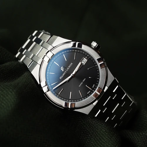 Чоловічий годинник MAURICE LACROIX AIKON QUARTZ 40MM AI1108-SS002-330-1 купити за ціною 59000 грн на сайті - THEWATCH