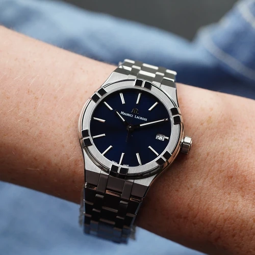 Чоловічий годинник MAURICE LACROIX AIKON AI1108-SS002-430-1 купити за ціною 59000 грн на сайті - THEWATCH