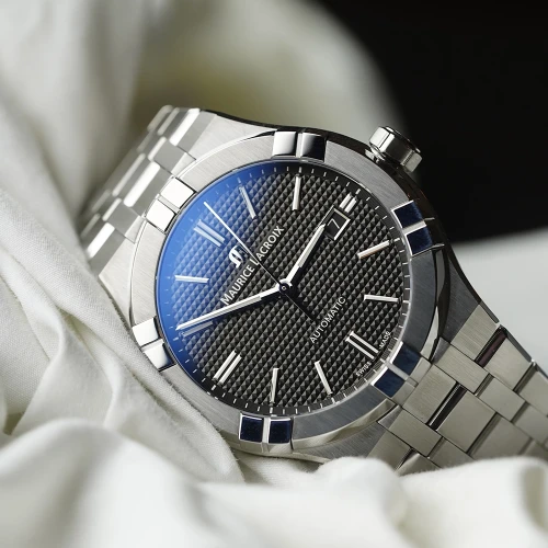 Чоловічий годинник MAURICE LACROIX AIKON AUTOMATIC 42MM AI6008-SS002-330-1 купити за ціною 122180 грн на сайті - THEWATCH