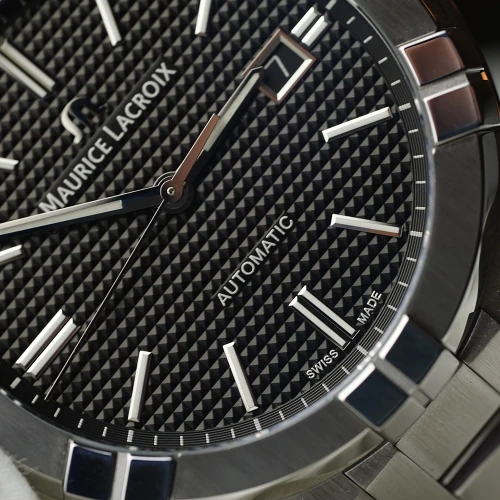 Чоловічий годинник MAURICE LACROIX AIKON AUTOMATIC 42MM AI6008-SS002-330-1 купити за ціною 122180 грн на сайті - THEWATCH