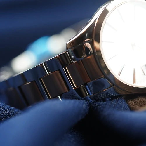 Женские наручные часы LONGINES CONQUEST CLASSIC L2.386.3.72.7 купить по цене 71650 грн на сайте - THEWATCH