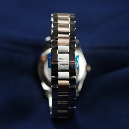 Женские наручные часы LONGINES CONQUEST CLASSIC L2.386.3.72.7 купить по цене 71650 грн на сайте - THEWATCH