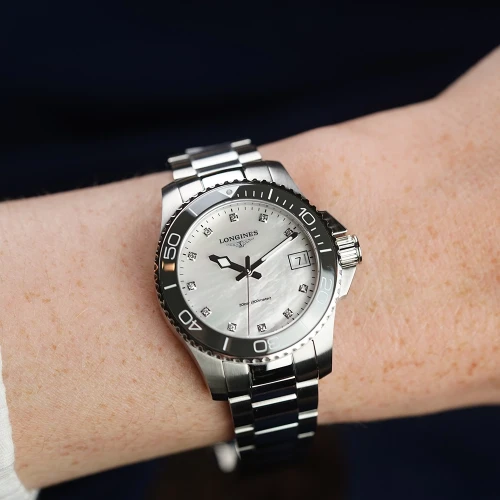 Жіночий годинник LONGINES HYDROCONQUEST L3.370.4.87.6 купити за ціною 105920 грн на сайті - THEWATCH