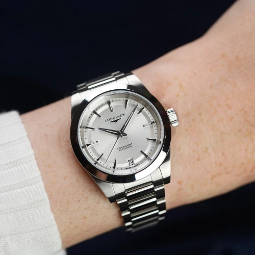 Жіночий годинник LONGINES CONQUEST L3.430.4.72.6 купити за ціною 121500 грн на сайті - THEWATCH