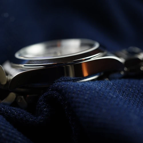 Жіночий годинник LONGINES CONQUEST L3.430.4.72.6 купити за ціною 121500 грн на сайті - THEWATCH