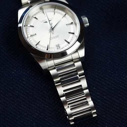 Жіночий годинник LONGINES CONQUEST L3.430.4.72.6 купити за ціною 121500 грн на сайті - THEWATCH