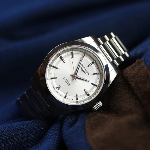 Жіночий годинник LONGINES CONQUEST L3.430.4.72.6 купити за ціною 121500 грн на сайті - THEWATCH