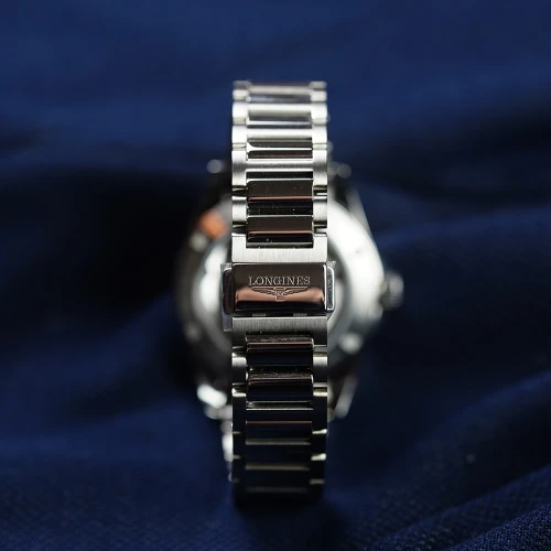 Жіночий годинник LONGINES CONQUEST L3.430.4.72.6 купити за ціною 121500 грн на сайті - THEWATCH