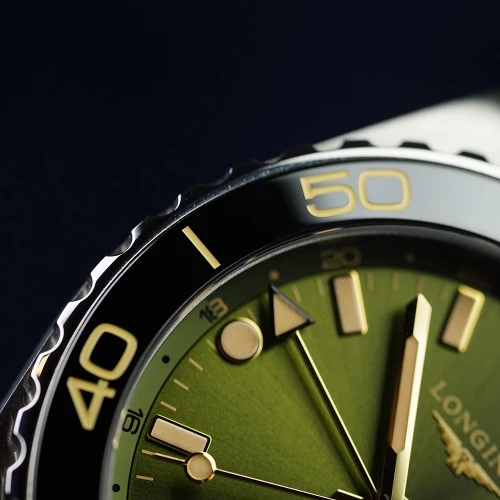 Чоловічий годинник LONGINES HYDROCONQUEST GMT L3.790.4.06.6 купити за ціною 174460 грн на сайті - THEWATCH