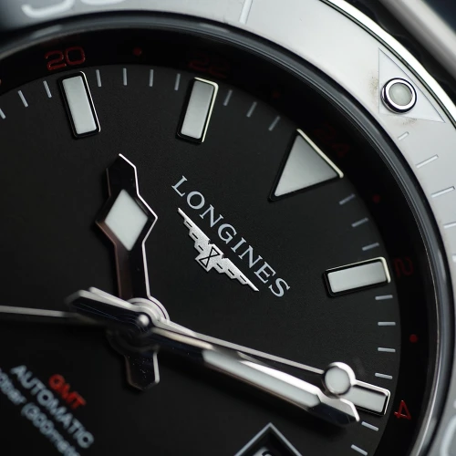 Чоловічий годинник LONGINES HYDROCONQUEST GMT L3.790.4.56.6 купити за ціною 174460 грн на сайті - THEWATCH