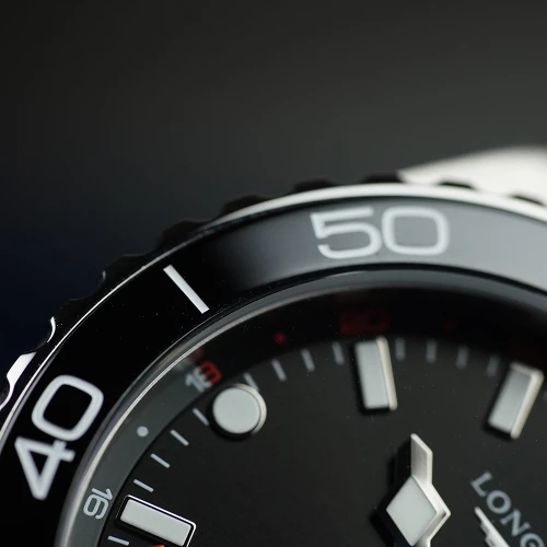 Чоловічий годинник LONGINES HYDROCONQUEST GMT L3.790.4.56.6 купити за ціною 174460 грн на сайті - THEWATCH