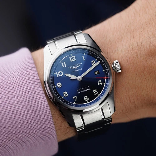 Чоловічий годинник LONGINES SPIRIT L3.811.4.93.6 купити за ціною 137080 грн на сайті - THEWATCH