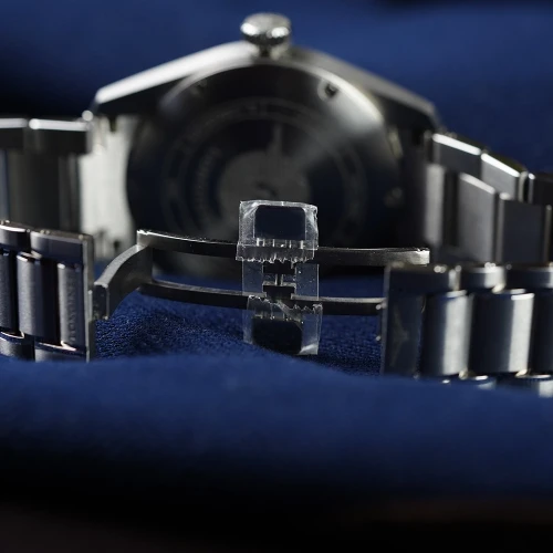 Чоловічий годинник LONGINES SPIRIT L3.811.4.93.6 купити за ціною 137080 грн на сайті - THEWATCH