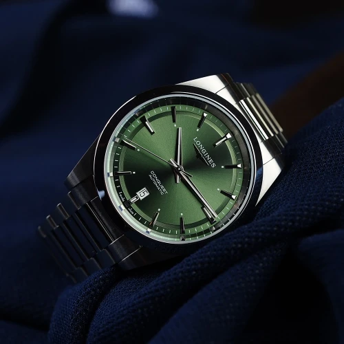 Чоловічий годинник LONGINES CONQUEST L3.830.4.02.6 купити за ціною 121500 грн на сайті - THEWATCH