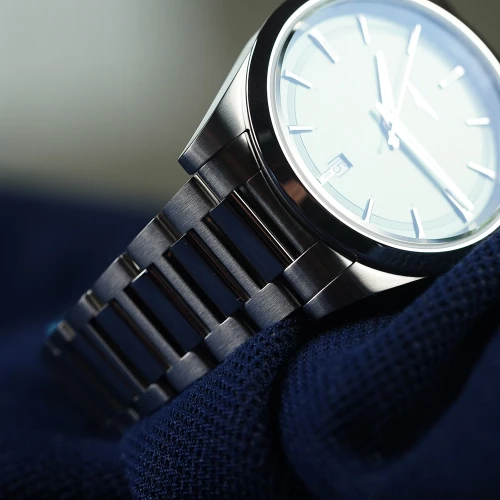 Чоловічий годинник LONGINES CONQUEST L3.830.4.02.6 купити за ціною 121500 грн на сайті - THEWATCH