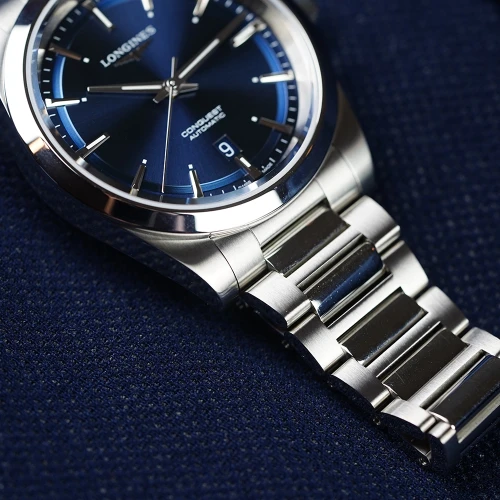 Чоловічий годинник LONGINES CONQUEST L3.830.4.92.6 купити за ціною 0 грн на сайті - THEWATCH