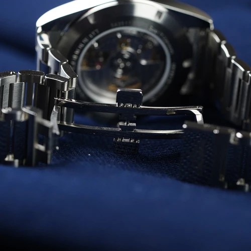 Чоловічий годинник LONGINES CONQUEST L3.830.4.02.6 купити за ціною 121500 грн на сайті - THEWATCH