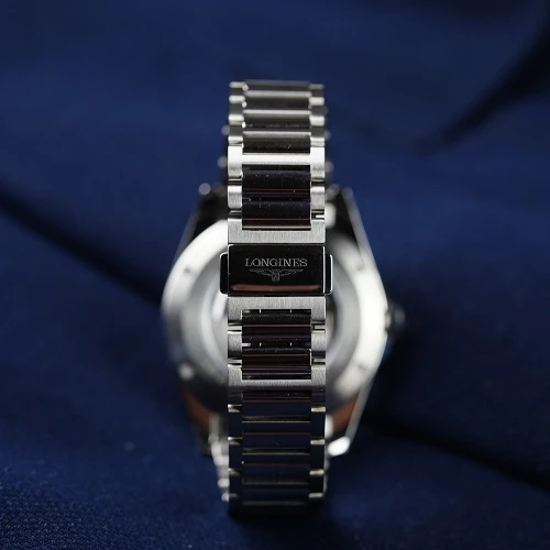 Чоловічий годинник LONGINES CONQUEST L3.830.4.02.6 купити за ціною 121500 грн на сайті - THEWATCH