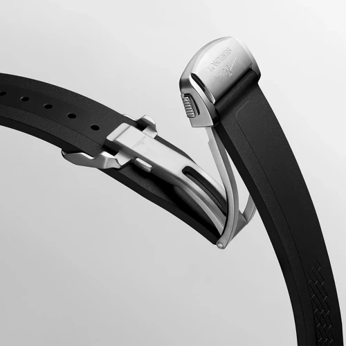 Чоловічий годинник LONGINES CONQUEST CHRONOGRAPH L3.835.4.32.9 купити за ціною 218070 грн на сайті - THEWATCH