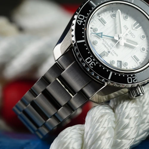 Мужские наручные часы SEIKO PROSPEX 1968 RE-INTERPRETATION GMT ARCTIC OCEAN LIMITED EDITION SPB439J1 купить по цене 90900 грн на сайте - THEWATCH