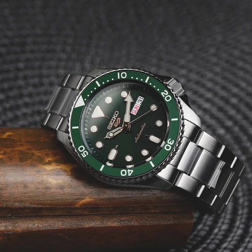 Чоловічий годинник SEIKO 5 SPORTS SRPD63K1 купити за ціною 16200 грн на сайті - THEWATCH