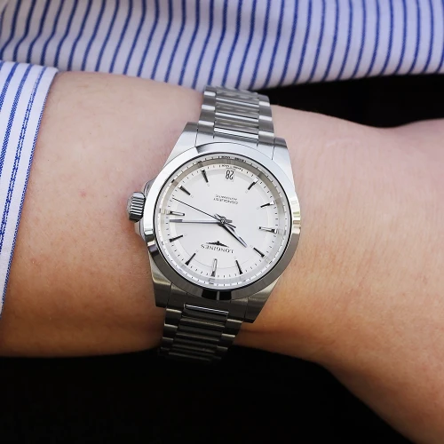 Жіночий годинник LONGINES CONQUEST L3.430.4.72.6 купити за ціною 121500 грн на сайті - THEWATCH