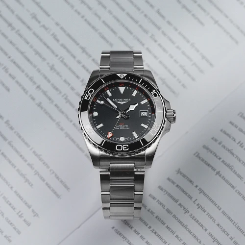 Чоловічий годинник LONGINES HYDROCONQUEST GMT L3.790.4.56.6 купити за ціною 174460 грн на сайті - THEWATCH