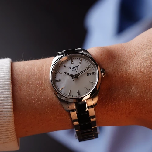 Жіночий годинник TISSOT PR 100 34MM T150.210.11.116.00 купити за ціною 21400 грн на сайті - THEWATCH