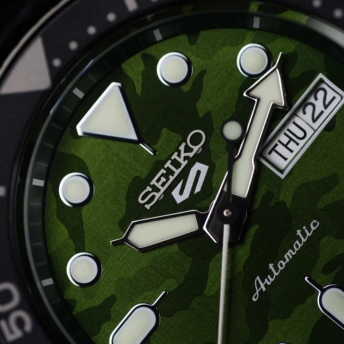 Чоловічий годинник SEIKO SEIKO 5 SRPJ37K1 купити за ціною 18200 грн на сайті - THEWATCH