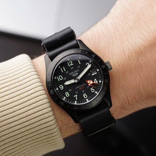 Чоловічий годинник SEIKO 5 SPORTS FIELD GMT SSK025K1 купити за ціною 21700 грн на сайті - THEWATCH