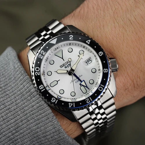 Чоловічий годинник SEIKO 5 SPORTS GMT SSK033K1 купити за ціною 24700 грн на сайті - THEWATCH