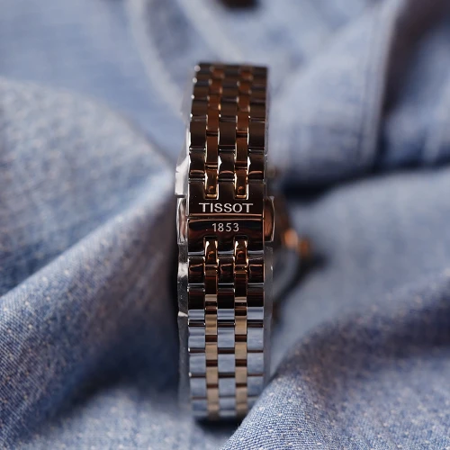 Жіночий годинник TISSOT CARSON PREMIUM AUTOMATIC LADY T122.207.22.036.00 купити за ціною 48910 грн на сайті - THEWATCH