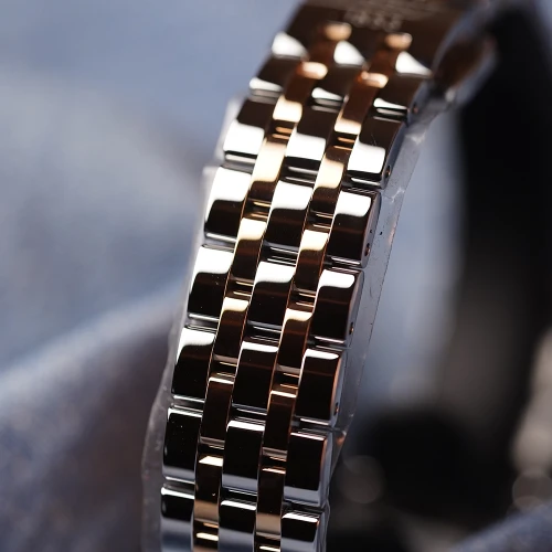 Жіночий годинник TISSOT CARSON PREMIUM AUTOMATIC LADY T122.207.22.036.00 купити за ціною 48910 грн на сайті - THEWATCH