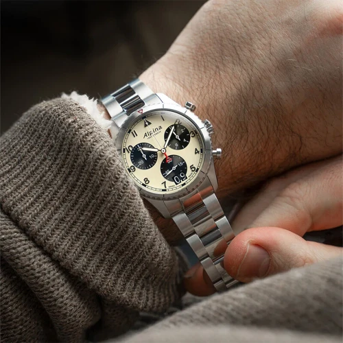 Чоловічий годинник ALPINA STARTIMER QUARTZ CHRONOGRAPH BIG DATE AL-372WB4S26B купити за ціною 56170 грн на сайті - THEWATCH