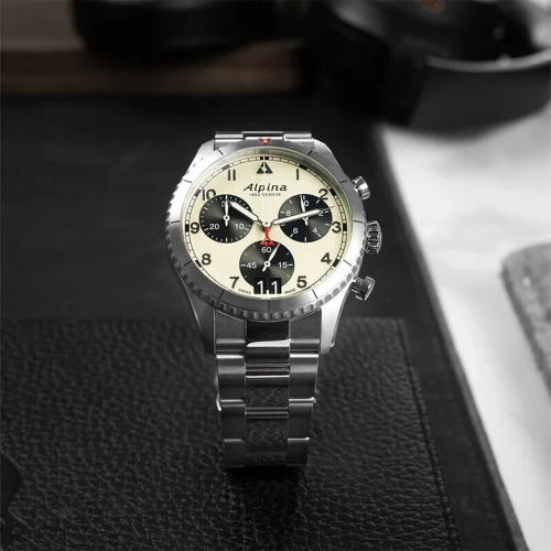 Чоловічий годинник ALPINA STARTIMER QUARTZ CHRONOGRAPH BIG DATE AL-372WB4S26B купити за ціною 56170 грн на сайті - THEWATCH