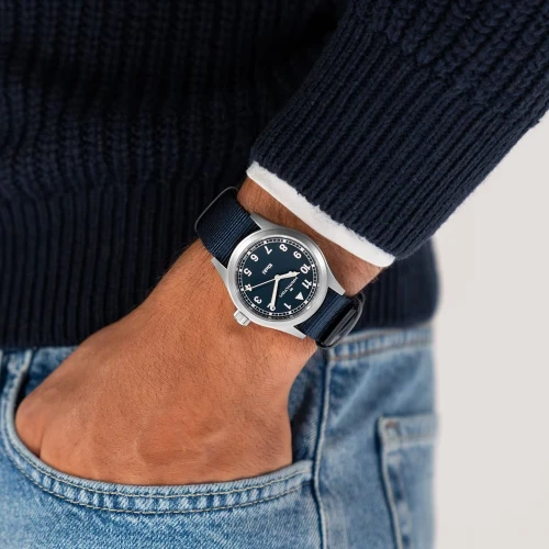 Чоловічий годинник HAMILTON KHAKI FIELD QUARTZ 38MM H69401940 купити за ціною 22350 грн на сайті - THEWATCH