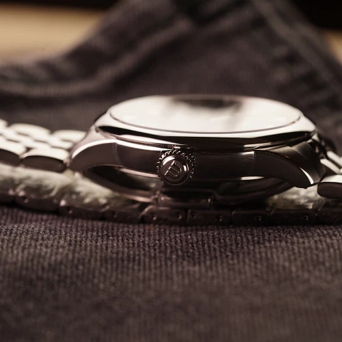 Чоловічий годинник MAURICE LACROIX 1975 QUARTZ 39MM 751007-SS002-430-1 купити за ціною 44700 грн на сайті - THEWATCH