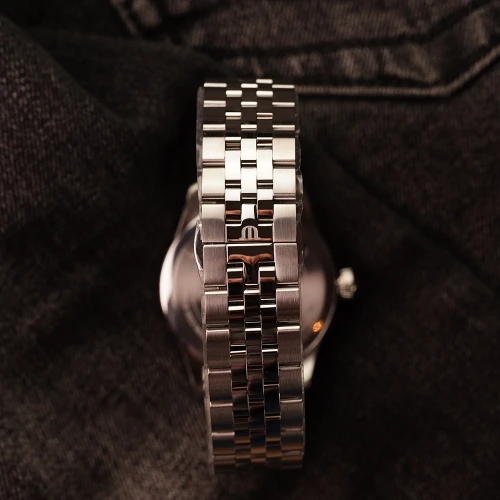 Чоловічий годинник MAURICE LACROIX 1975 QUARTZ 39MM 751007-SS002-430-1 купити за ціною 44700 грн на сайті - THEWATCH